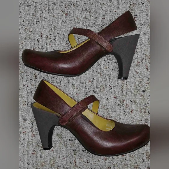 Tsubo burgundy pumps - Picture 7 of 7